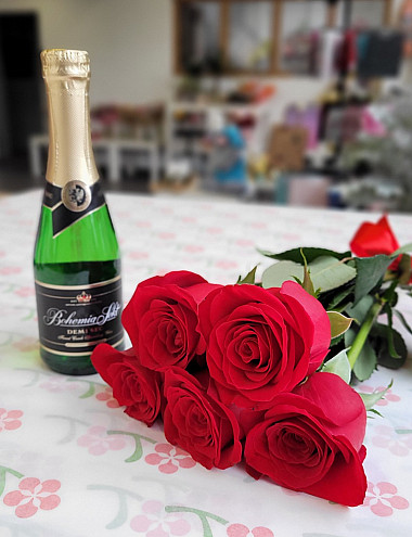 5 RŮŽÍ a Bohemia sekt 0,2l