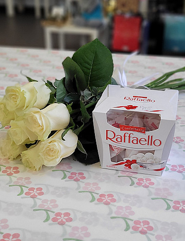 7 bílých RŮŽÍ a Raffaello