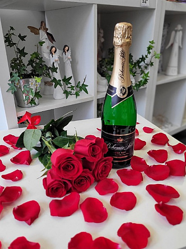 5 RŮŽÍ a Bohemia Sekt 0,7l