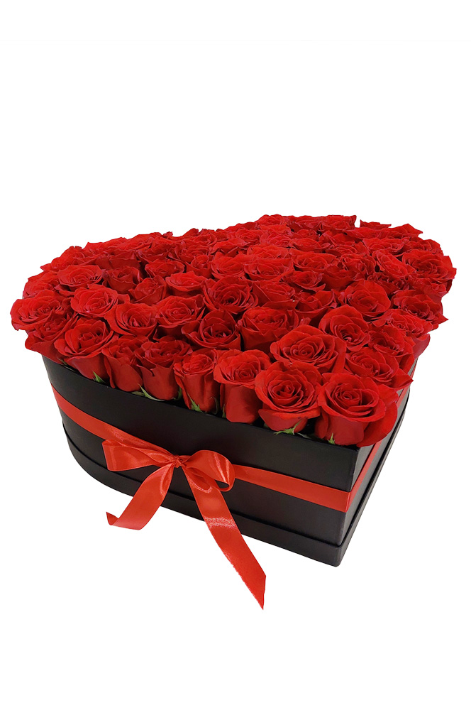 Velký box ve tvaru srdce plný růží