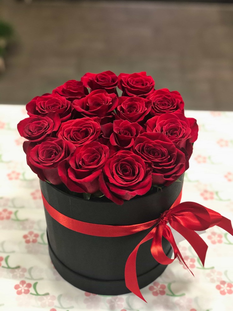 Box růží a krabička Rocher